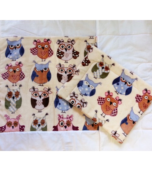 Owl figured quilt with pillow