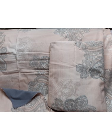 Flannel white leaf figured bedding