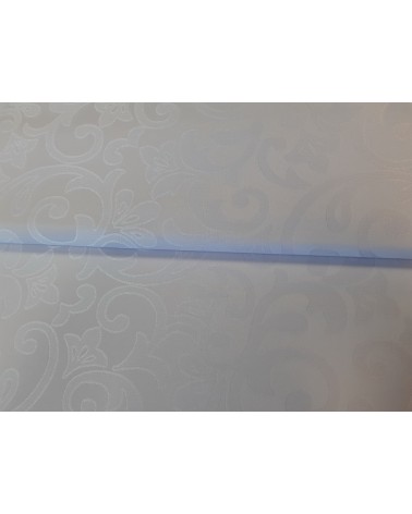 Fehér, ferdepánntal szegett teflonos terítő 200x140 cm