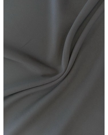 Sötétszürke színű  műszálszövet ferdepántos terítő 180x140 cm